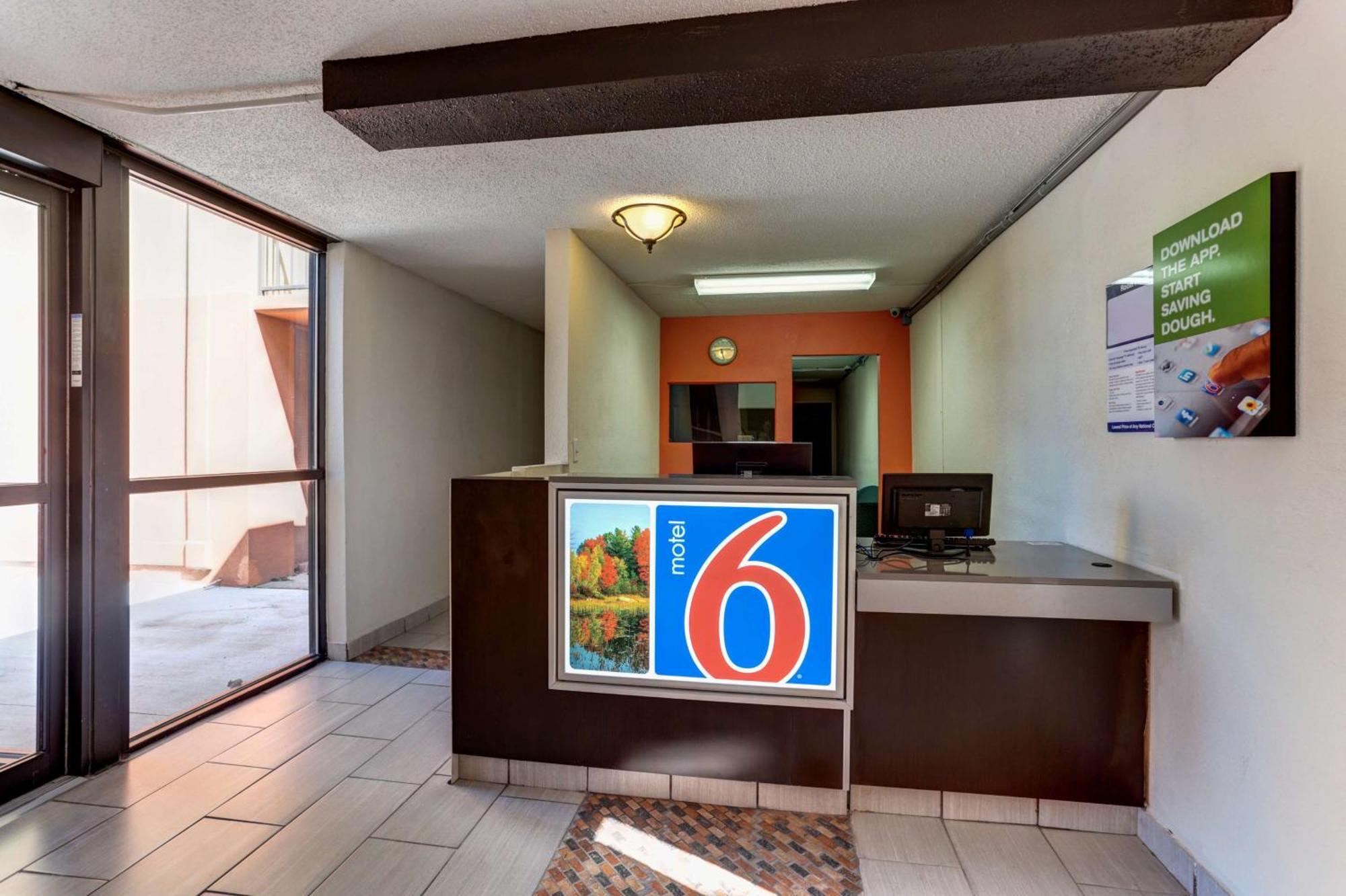 Motel 6 Jackson, Tn Exterior photo