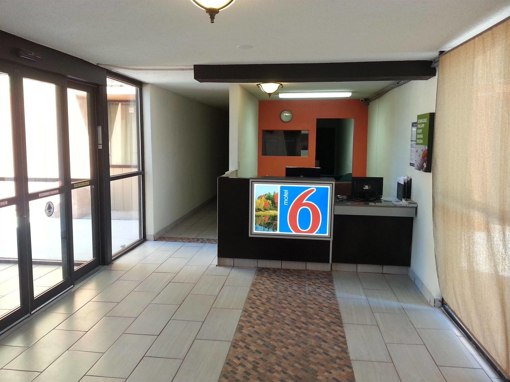 Motel 6 Jackson, Tn Exterior photo