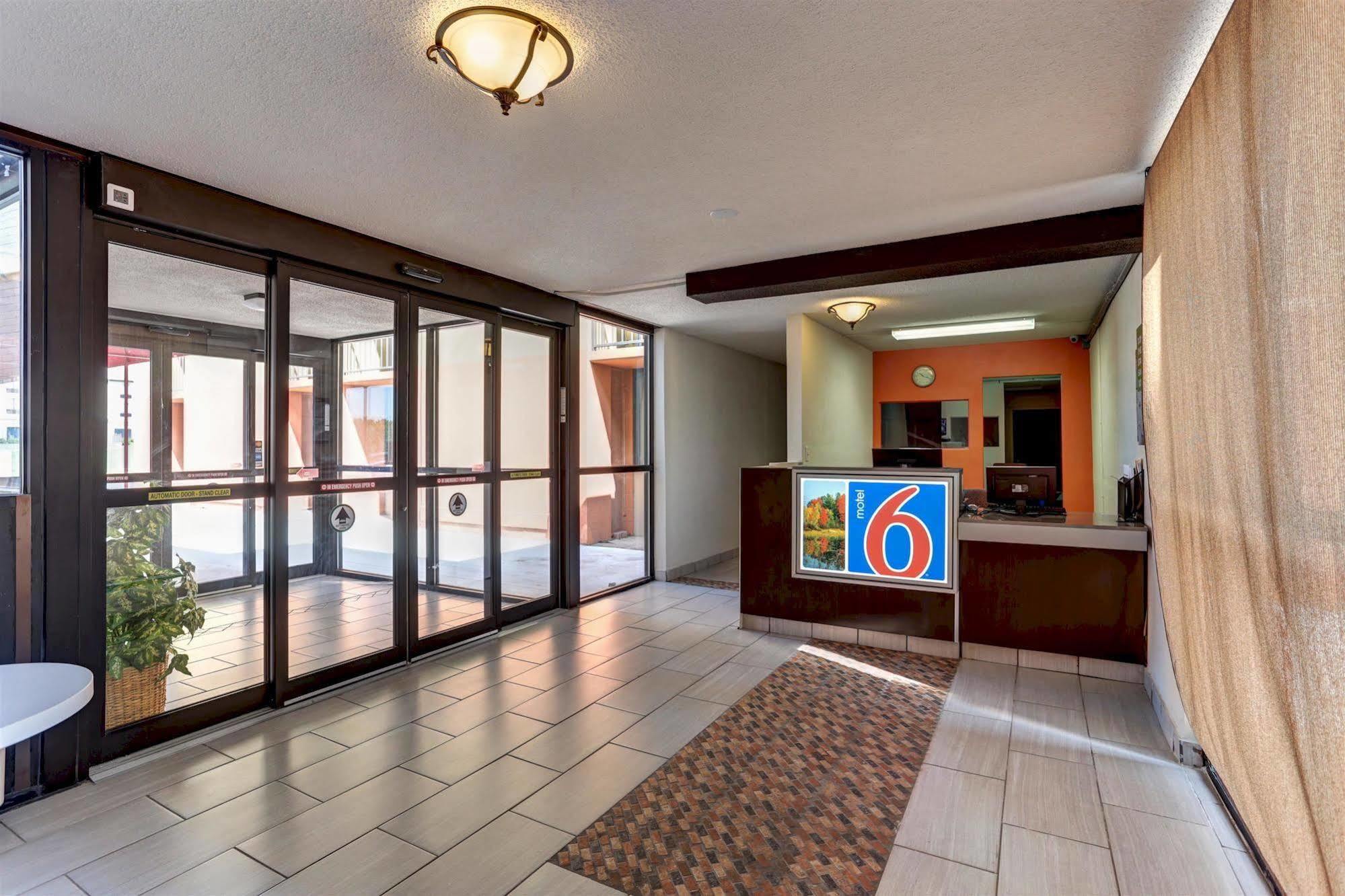 Motel 6 Jackson, Tn Exterior photo