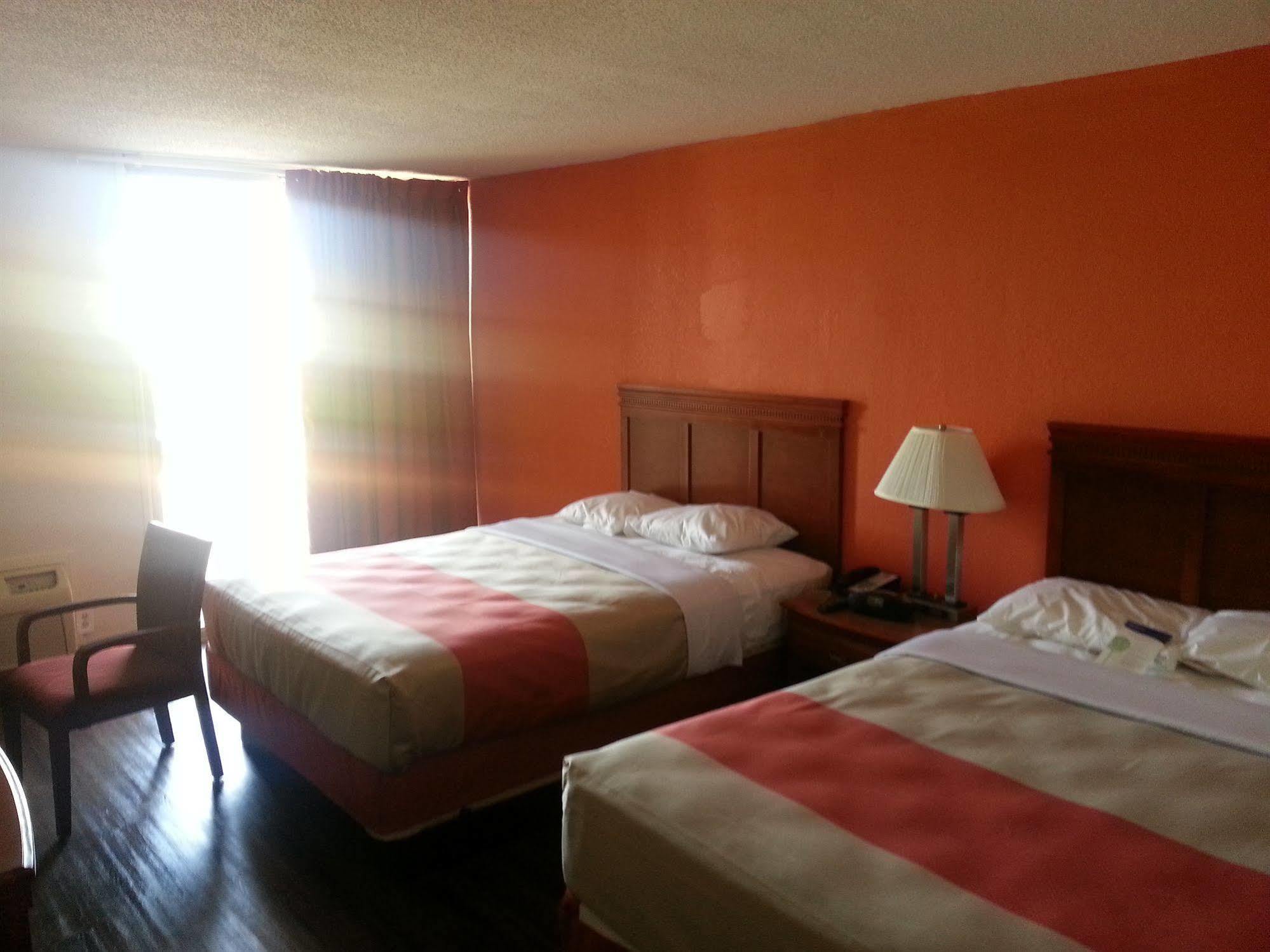 Motel 6 Jackson, Tn Exterior photo