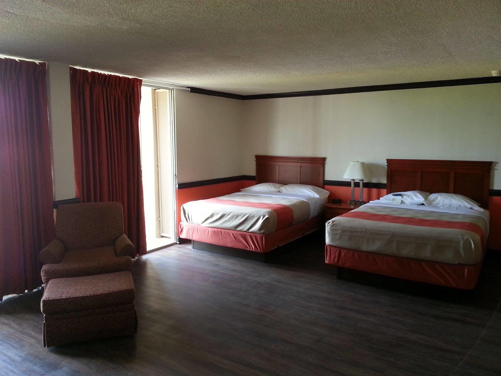 Motel 6 Jackson, Tn Exterior photo